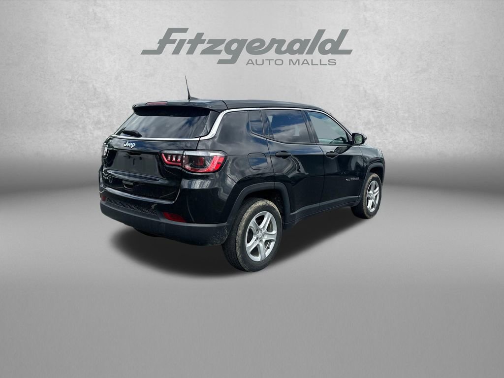 Used 2023 Jeep Compass Sport image 7
