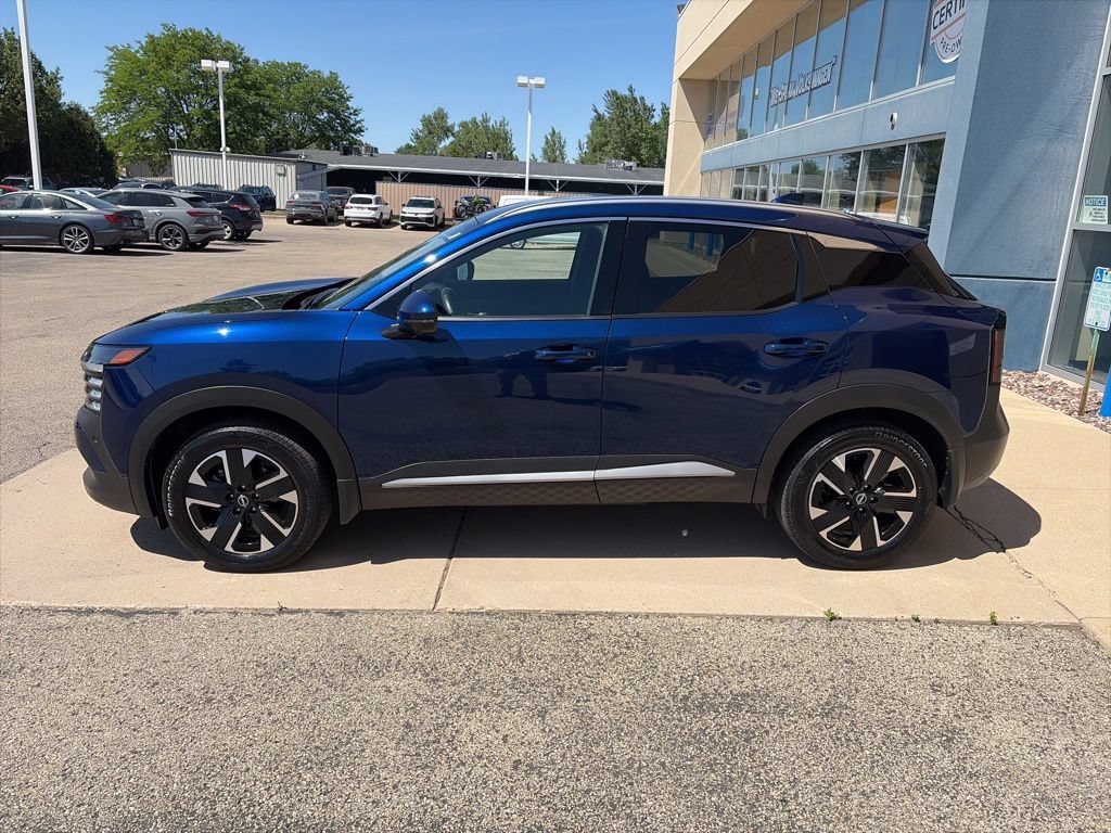 Used 2025 Nissan Kicks SR AWD/4WD image 5