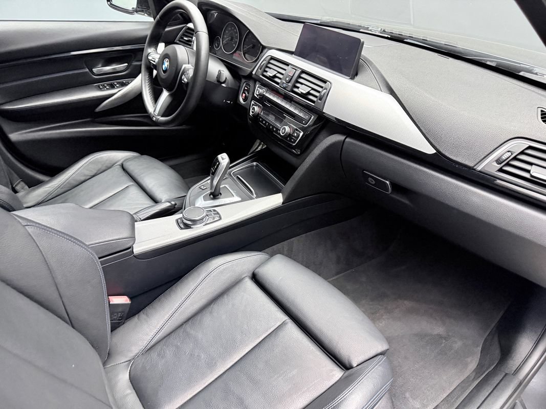 Used 2018 BMW 328d xDrive Sedan AWD/4WD image 11