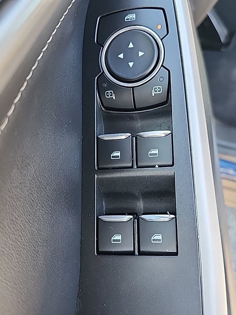 Used 2021 Ford Explorer XLT image 27