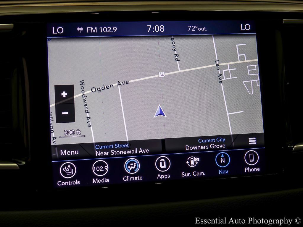Used 2018 Chrysler Pacifica Touring-L Plus w/ Advanced Safetytec Group FWD image 18