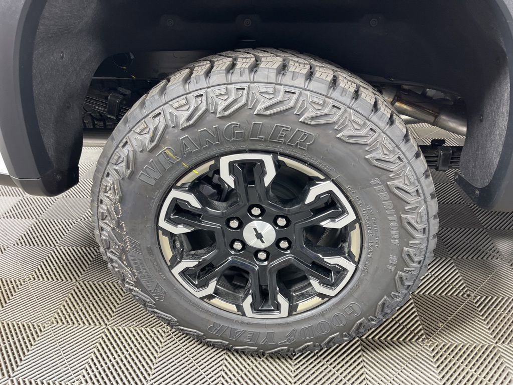 New 2026 Chevrolet Silverado 1500 ZR2 image 20