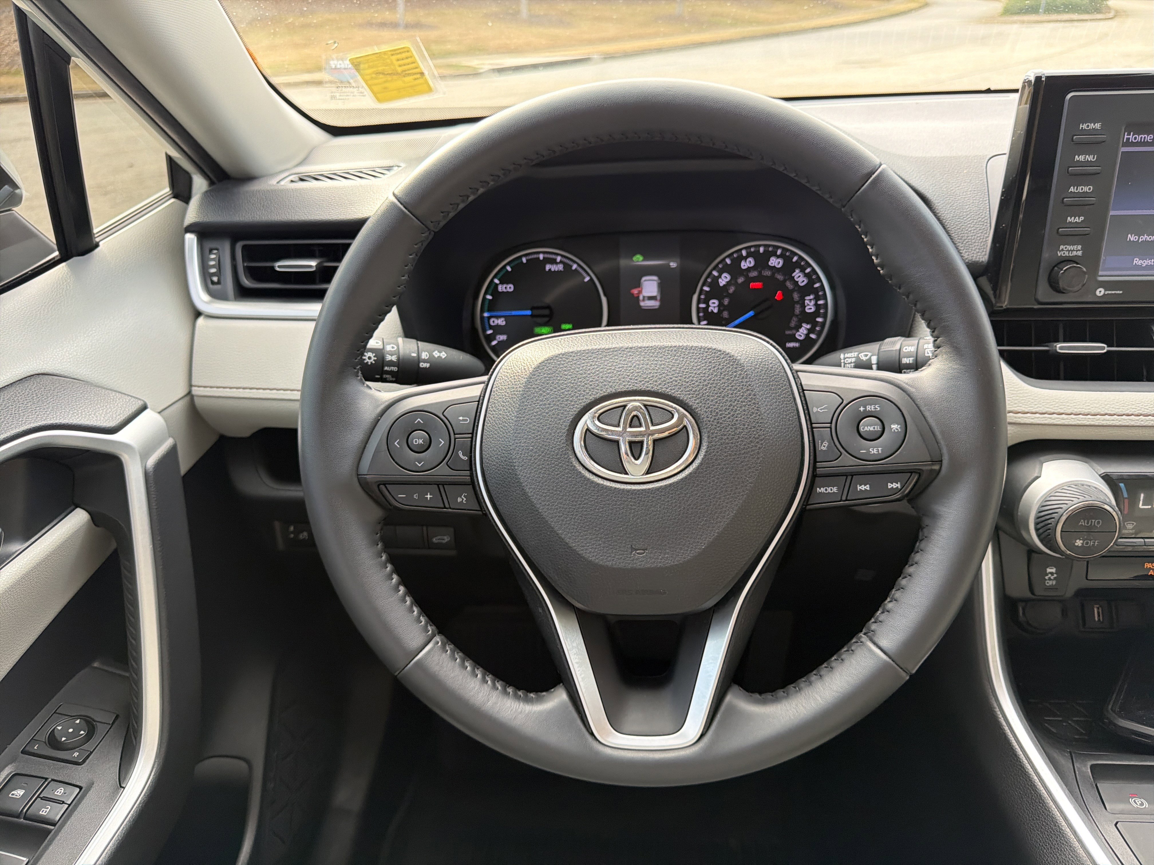 Used 2022 Toyota RAV4 XLE Premium image 24