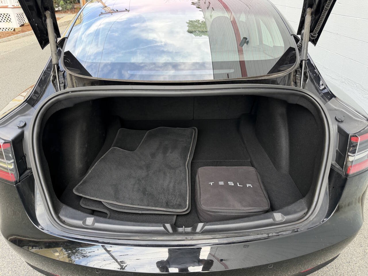 Used 2018 Tesla Model 3 Long Range AWD/4WD image 32
