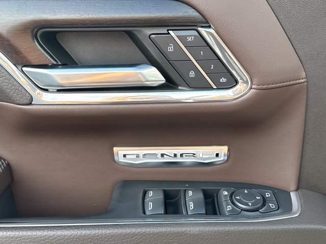 Used 2024 GMC Sierra 1500 Denali w/ Technology Package AWD/4WD image 19