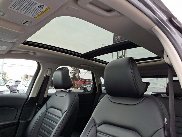 Used 2021 Ford Edge SEL w/ Convenience Package image 14