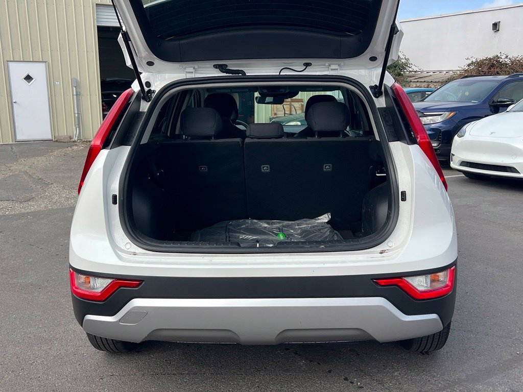 Certified 2026 Kia Niro LX FWD image 8