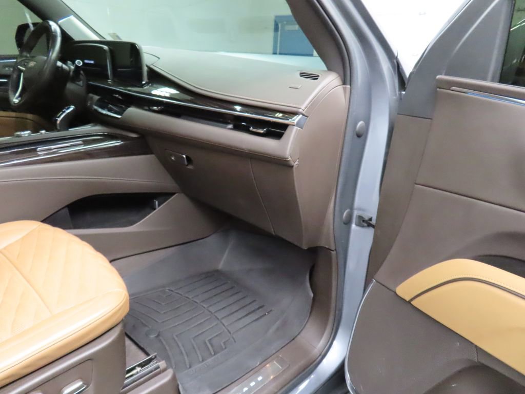 Used 2022 Cadillac Escalade Sport w/ Touring Package AWD/4WD image 41