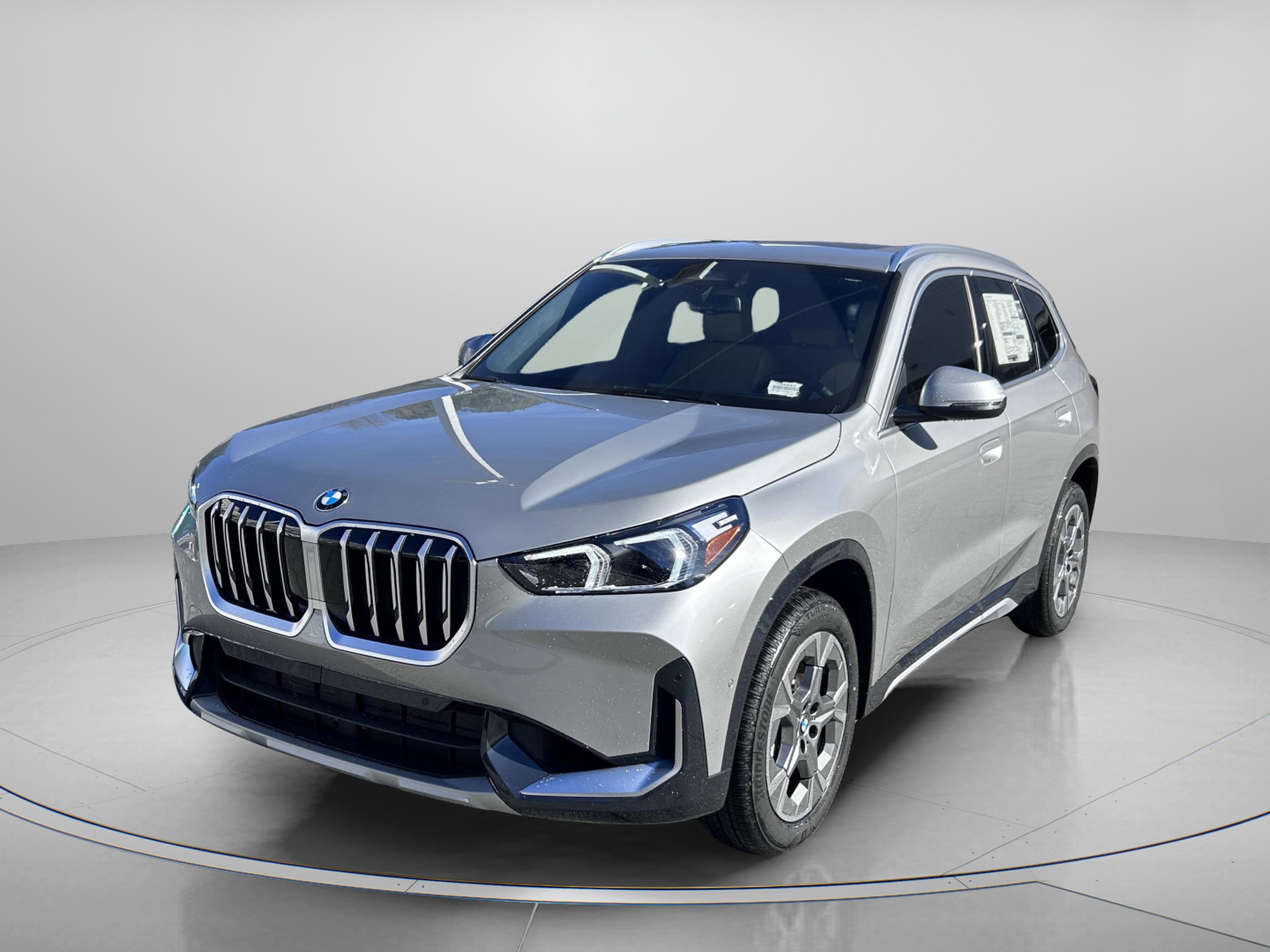 Used 2025 BMW X1 xDrive28i w/ Convenience Package image 2