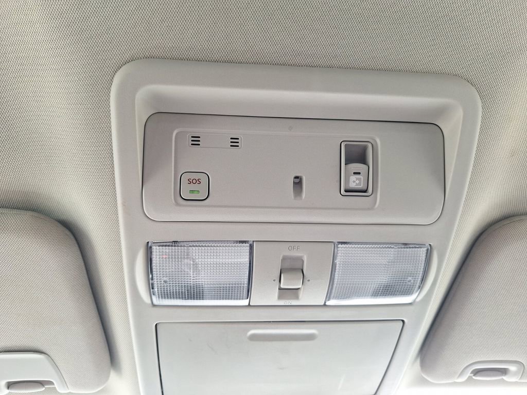 Used 2024 Nissan Titan SV w/ SV Convenience Package image 18