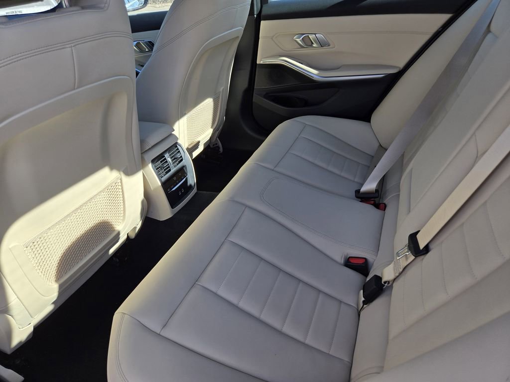 Used 2021 BMW 330i xDrive 330i xDrive w/ Premium Package image 28