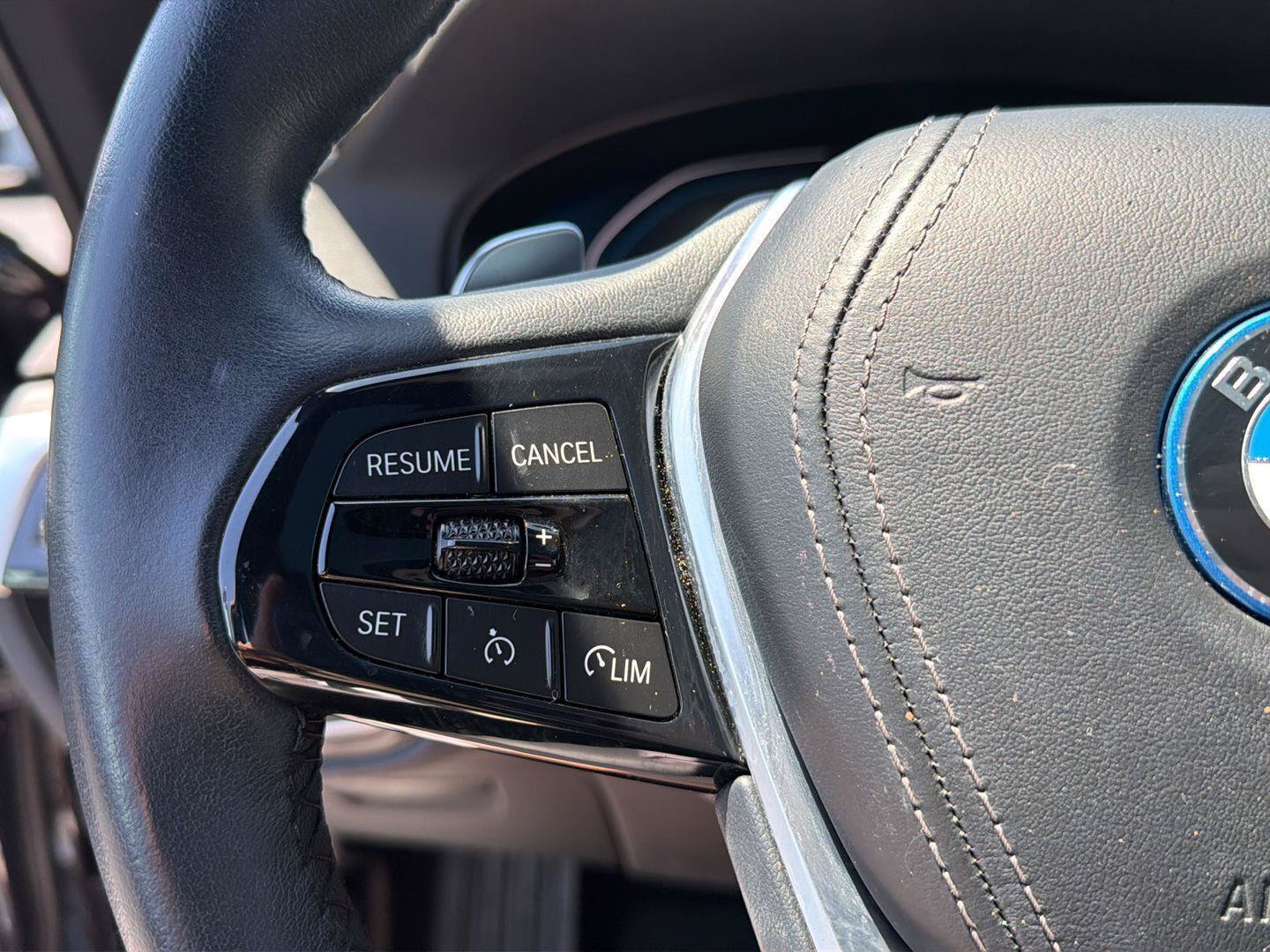Used 2023 BMW 530e w/ Premium Package RWD image 20