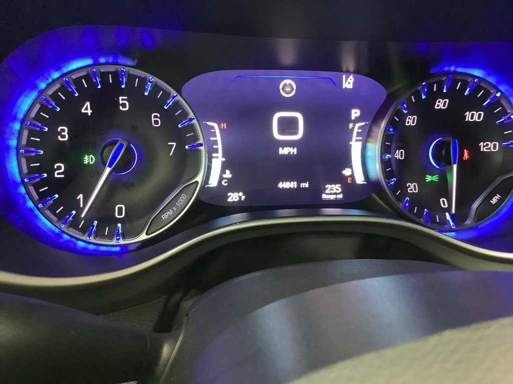 Used 2025 Chrysler Pacifica Select image 19