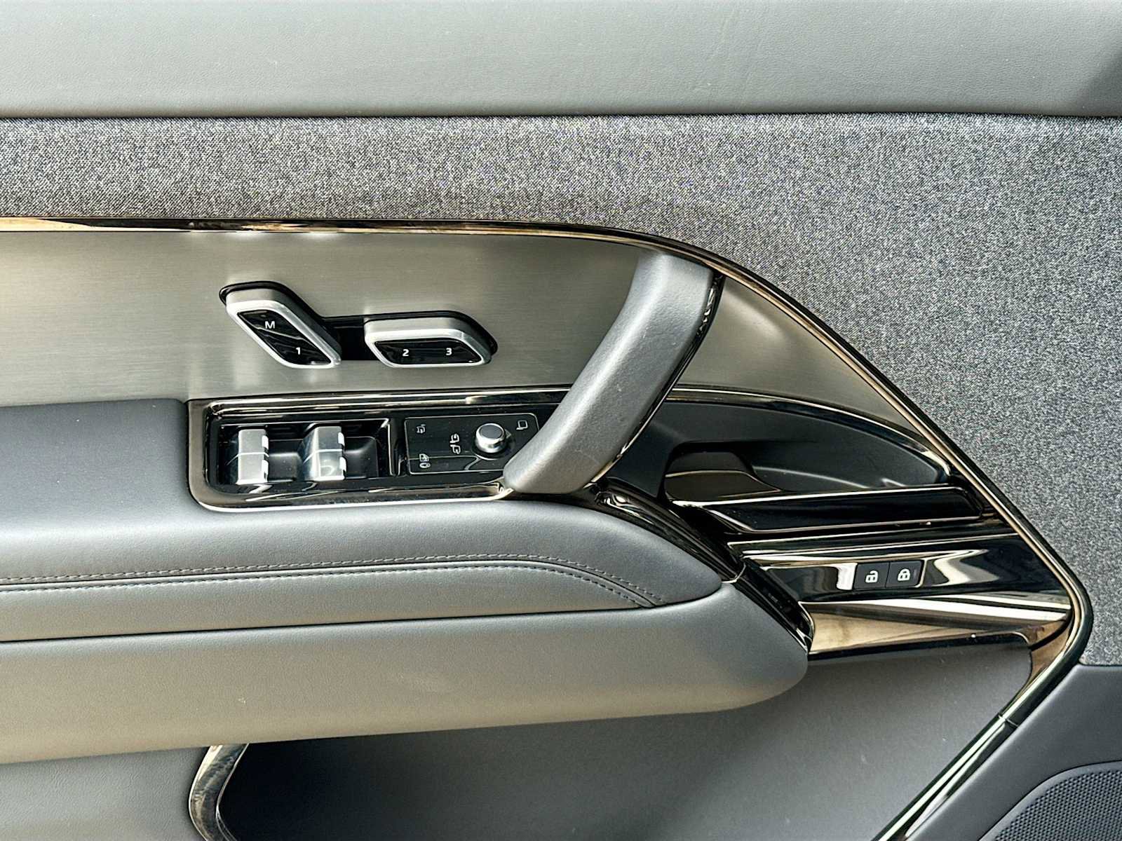 Certified 2025 Land Rover Range Rover Sport Dynamic SE image 17