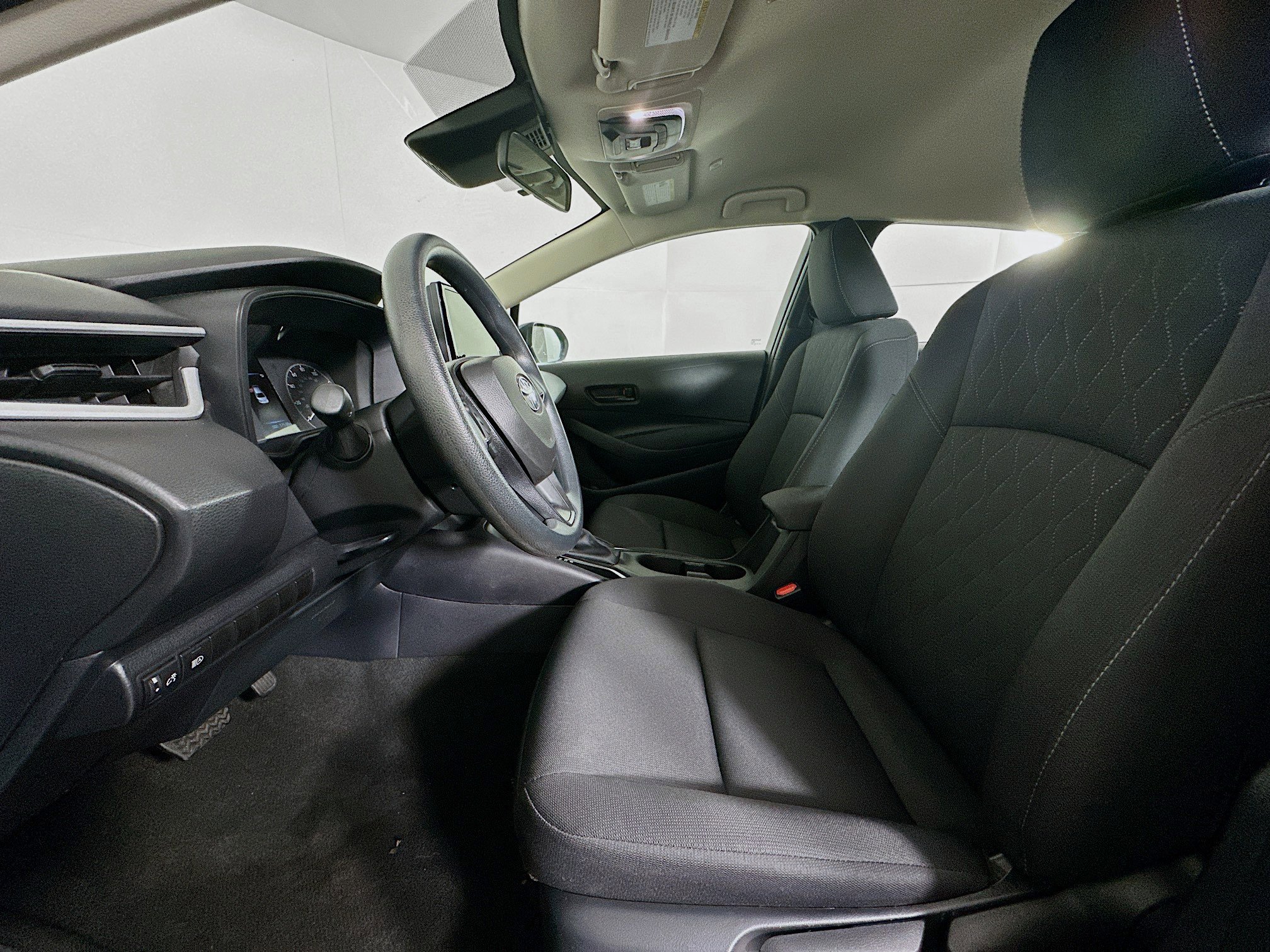 Used 2025 Toyota Corolla LE image 13