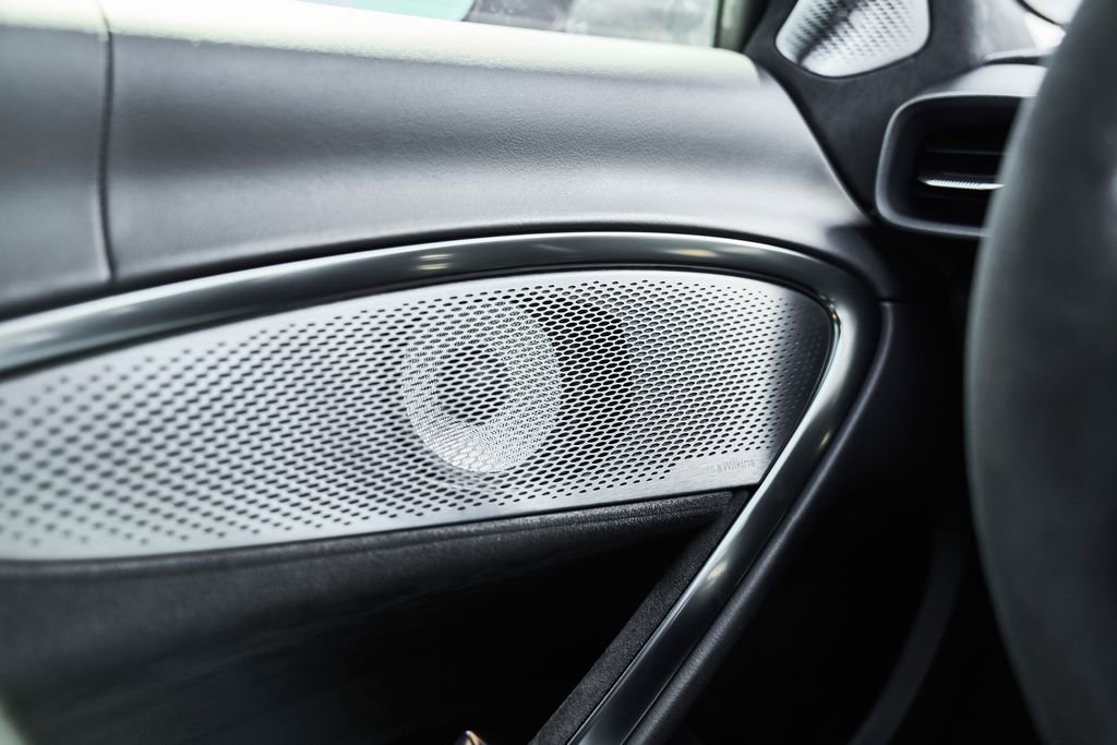Used 2024 McLaren Artura RWD image 33