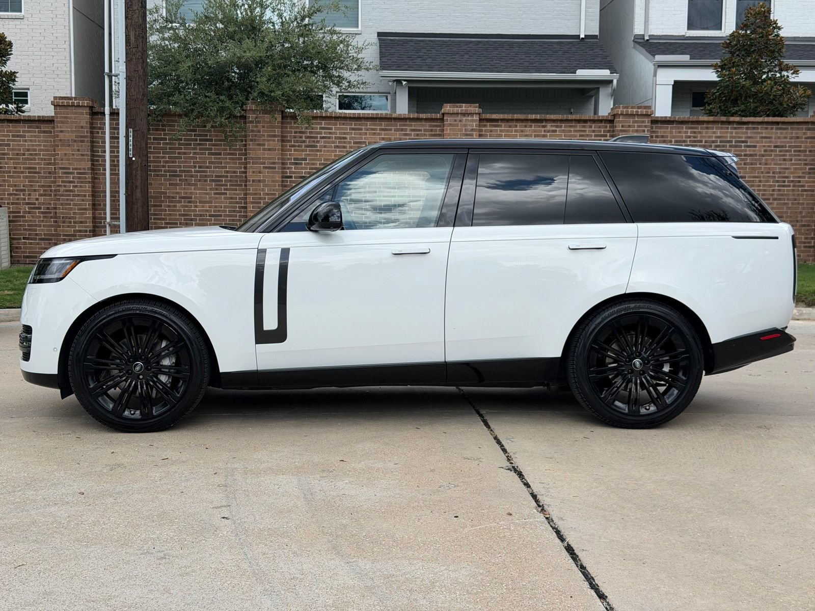 Used 2022 Land Rover Range Rover SE AWD/4WD image 11