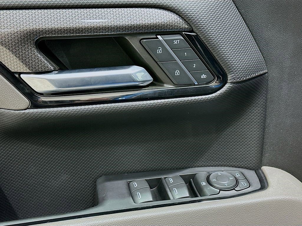 Certified 2022 Chevrolet Silverado 1500 ZR2 w/ Technology Package AWD/4WD image 26