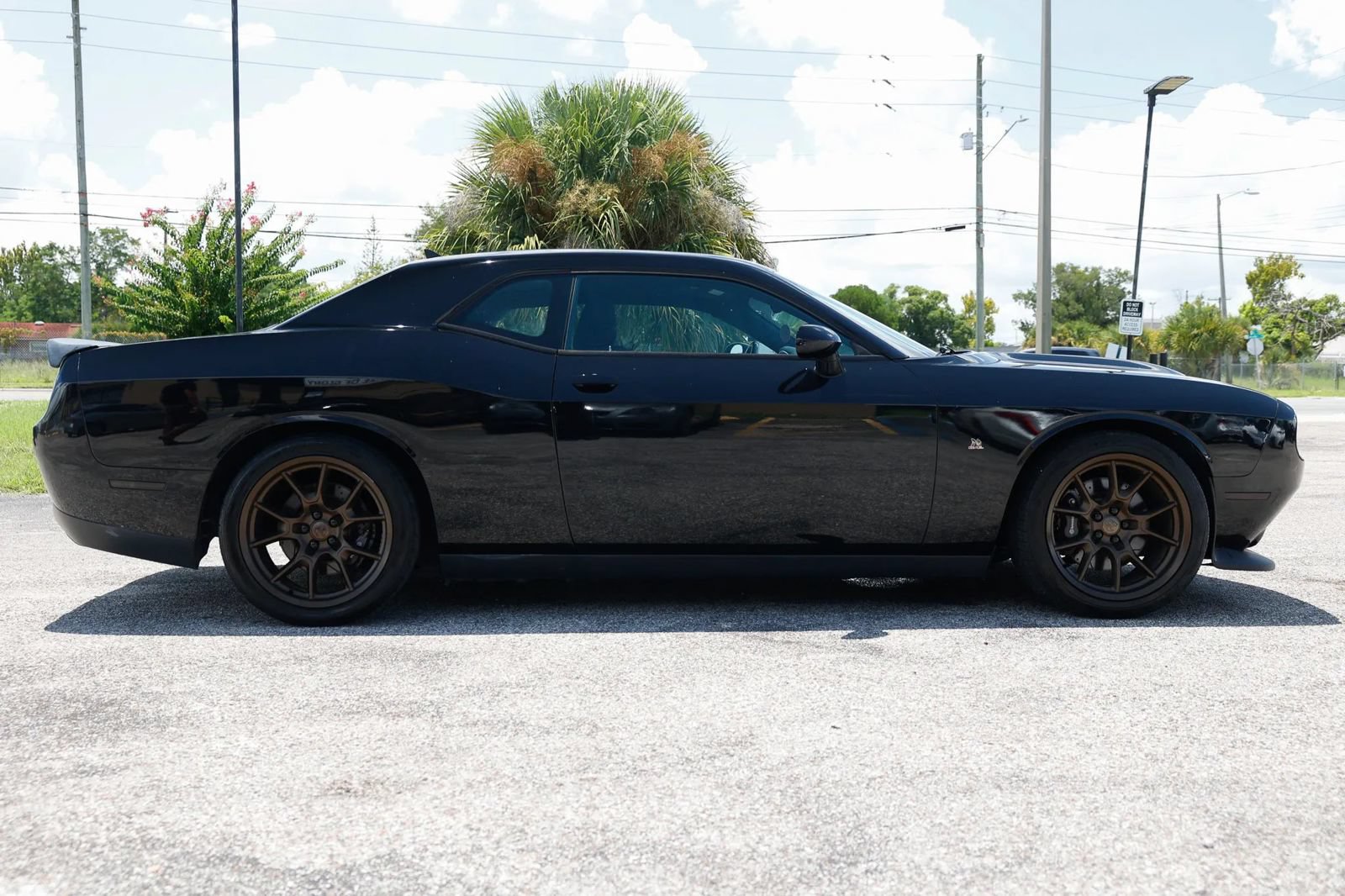 Used 2017 Dodge Challenger R/T Scat Pack RWD image 7