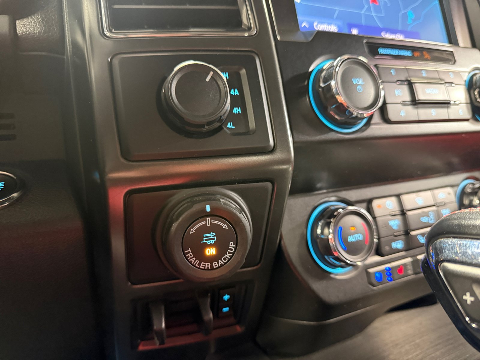 Used 2020 Ford F150 Lariat AWD/4WD image 36
