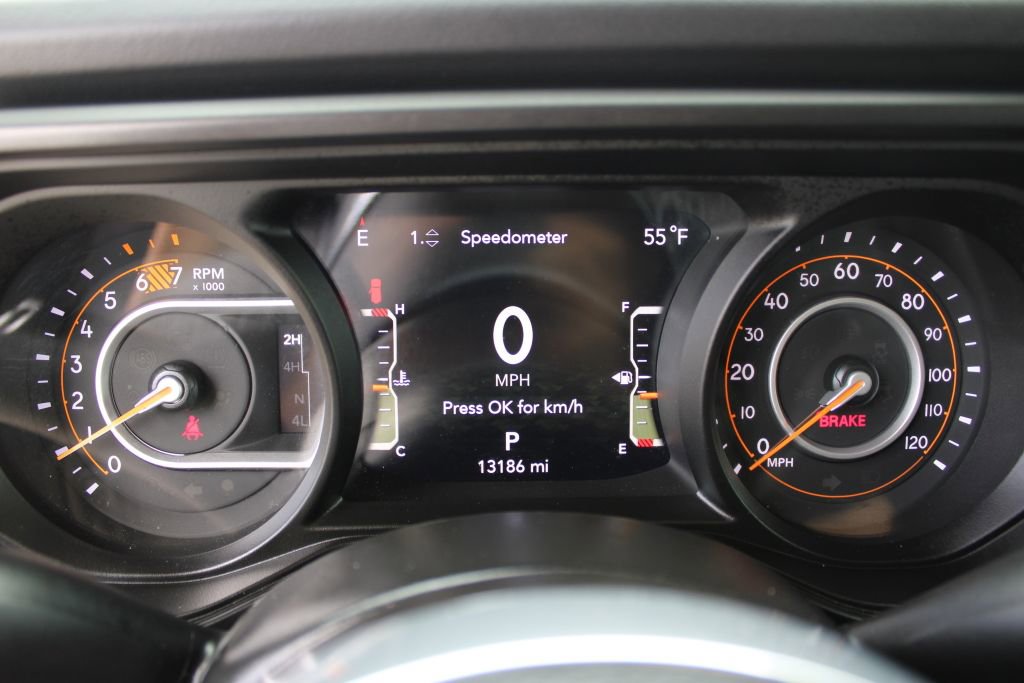 Used 2026 Jeep Wrangler Sahara AWD/4WD image 22