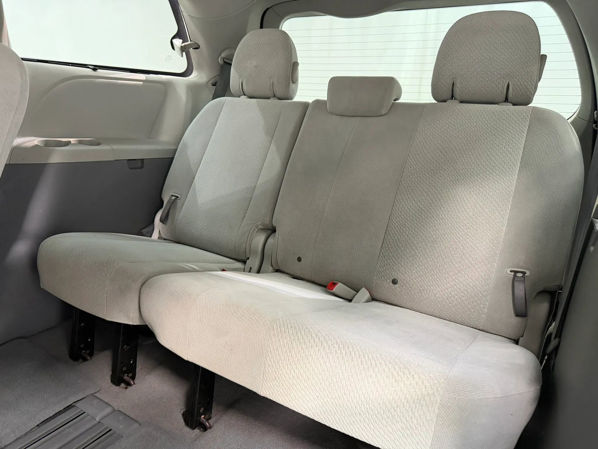 Used 2011 Toyota Sienna LE FWD image 18