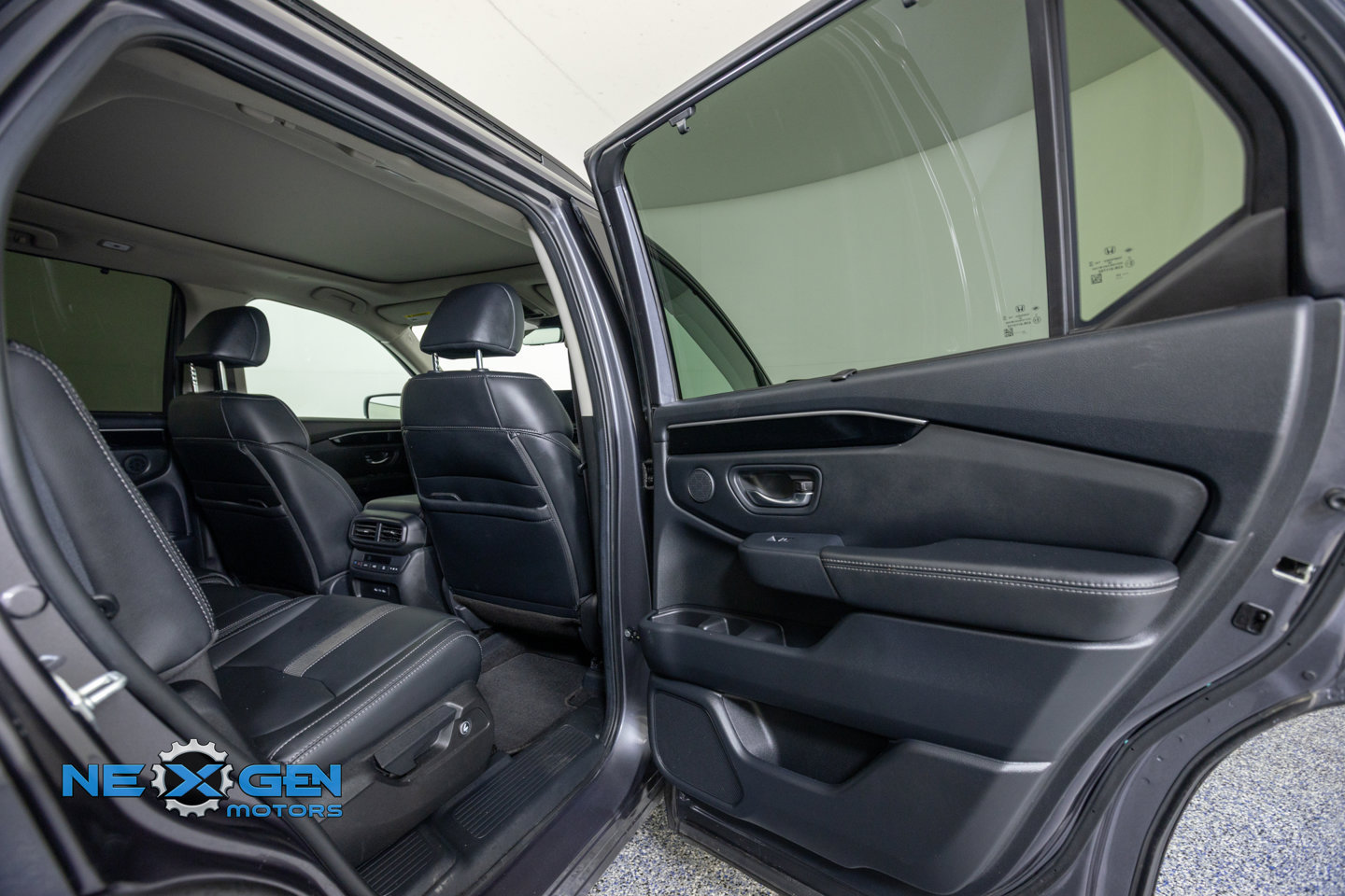 Used 2025 Honda Pilot Touring image 35