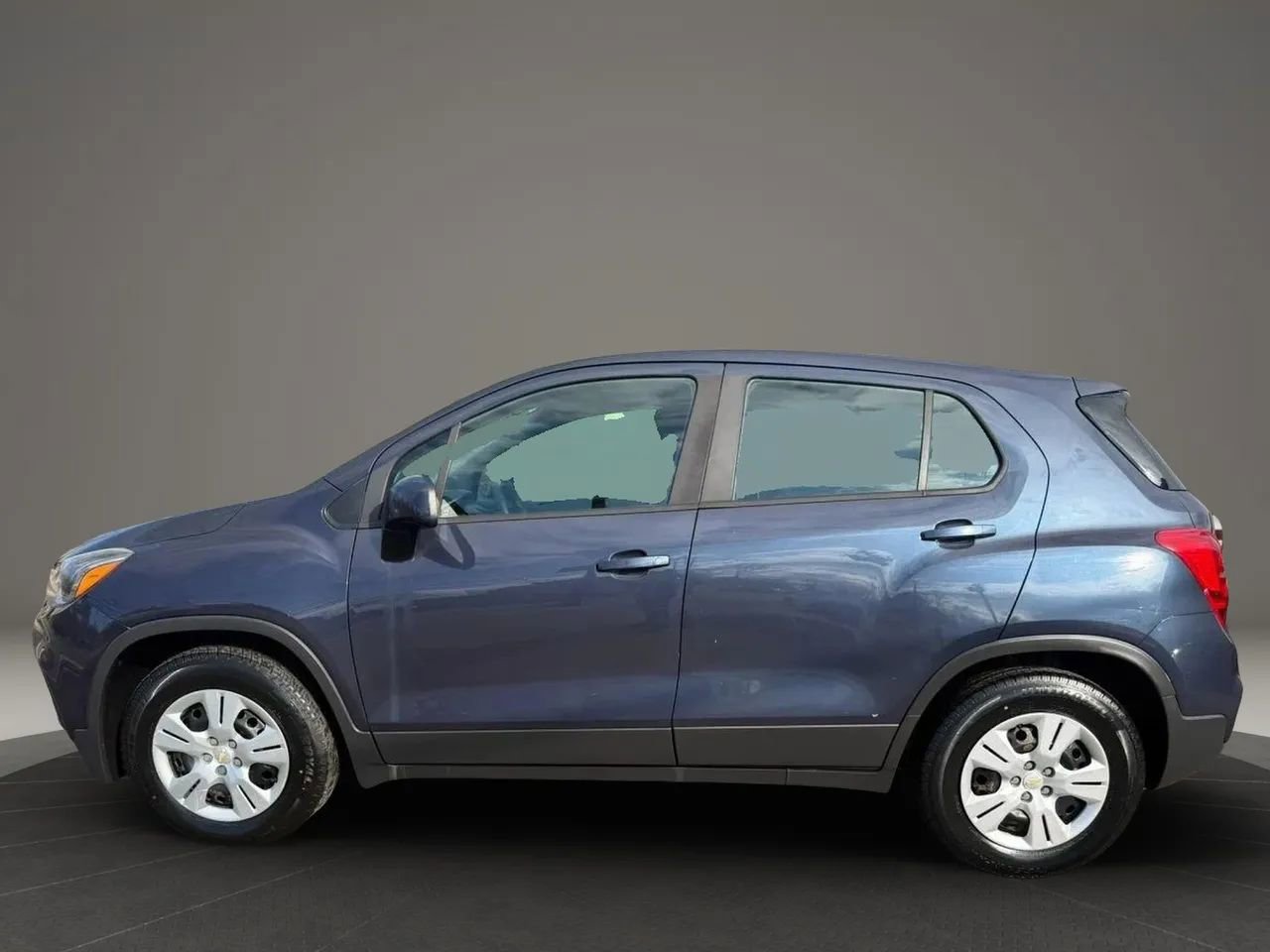 Used 2018 Chevrolet Trax LS image 8