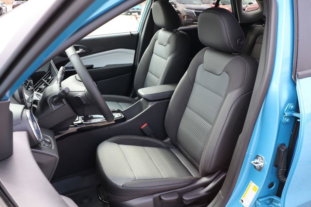 New 2026 Chevrolet Trax LT w/ Driver Confidence Package image 8