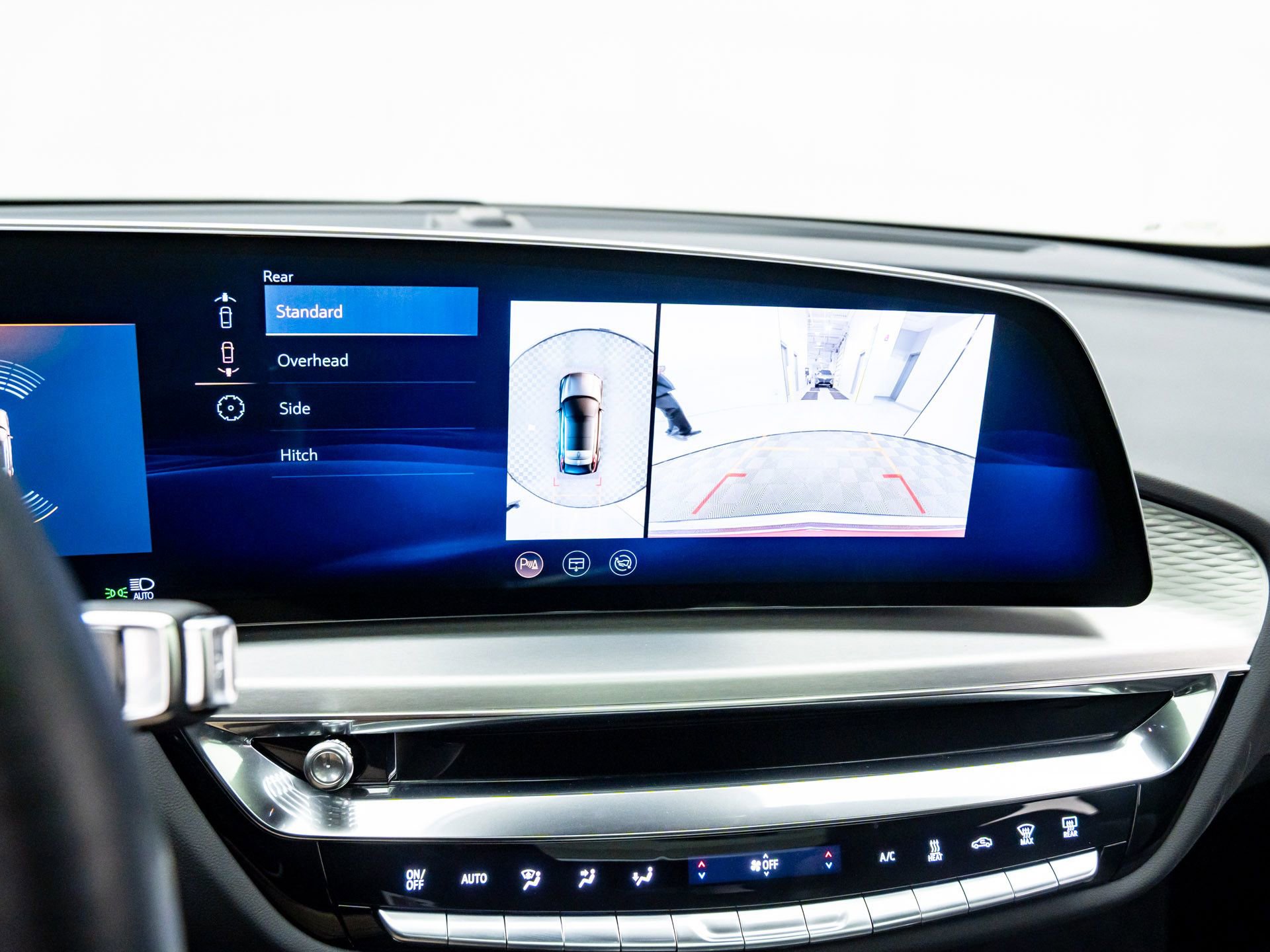 Used 2025 Cadillac Lyriq Luxury w/ LPO, Floor Liner Package image 33