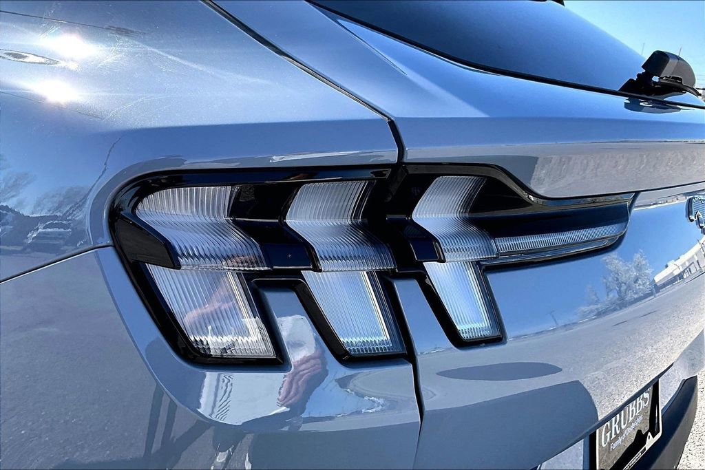 Used 2025 Ford Mustang Mach-E Select image 39