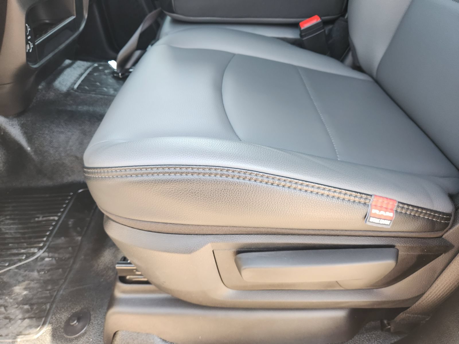 New 2026 RAM 3500 Tradesman AWD/4WD image 21