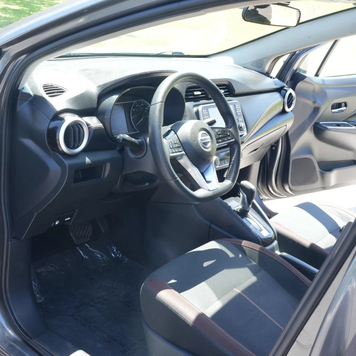 Used 2022 Nissan Versa SR w/ Convenience Package FWD image 2