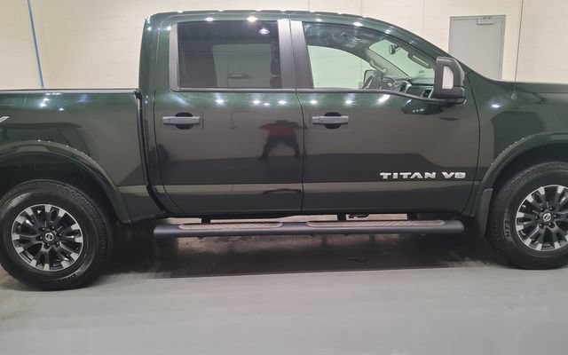 Used 2019 Nissan Titan PRO-4X w/ Pro-4x Convenience Package AWD/4WD image 9