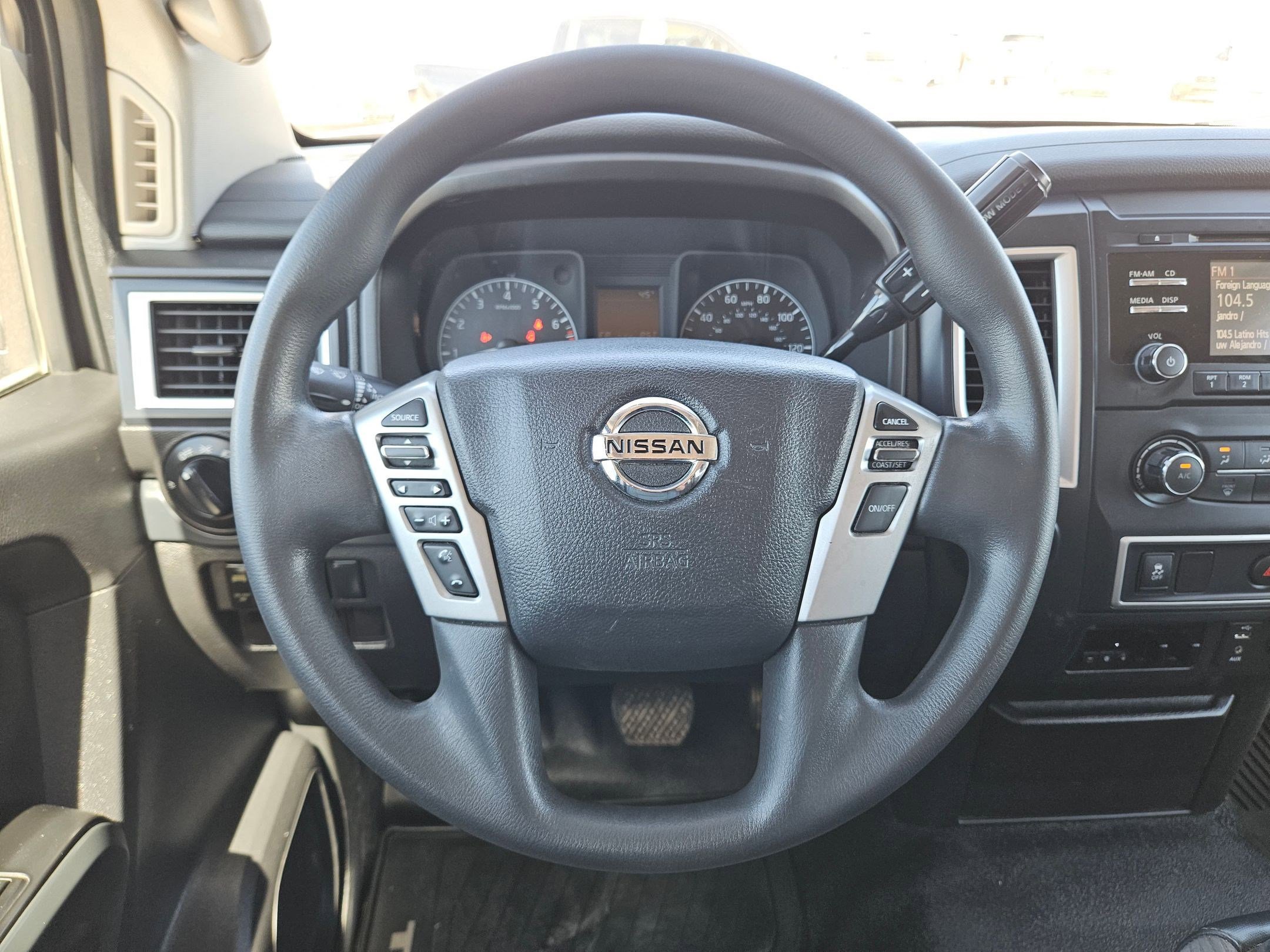 Used 2017 Nissan Titan S image 19