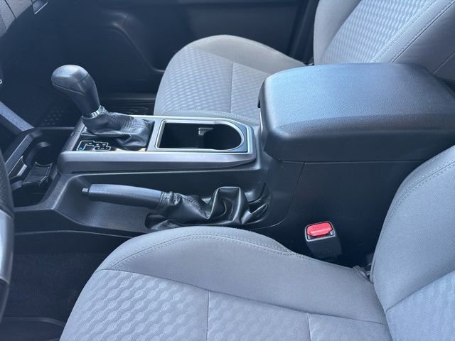 Used 2022 Toyota Tacoma SR5 AWD/4WD image 11