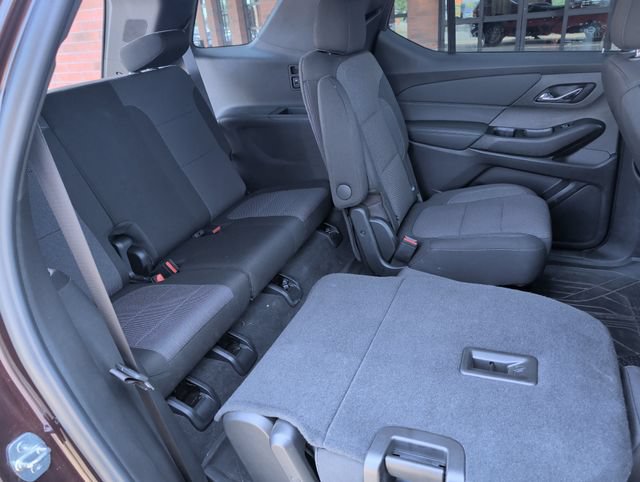 Used 2023 Chevrolet Traverse LT FWD image 30