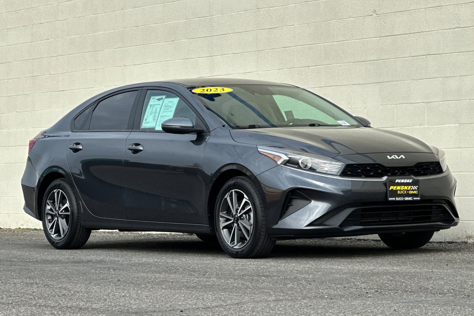 Used 2023 Kia Forte LXS w/ LXS Technology Package image 2