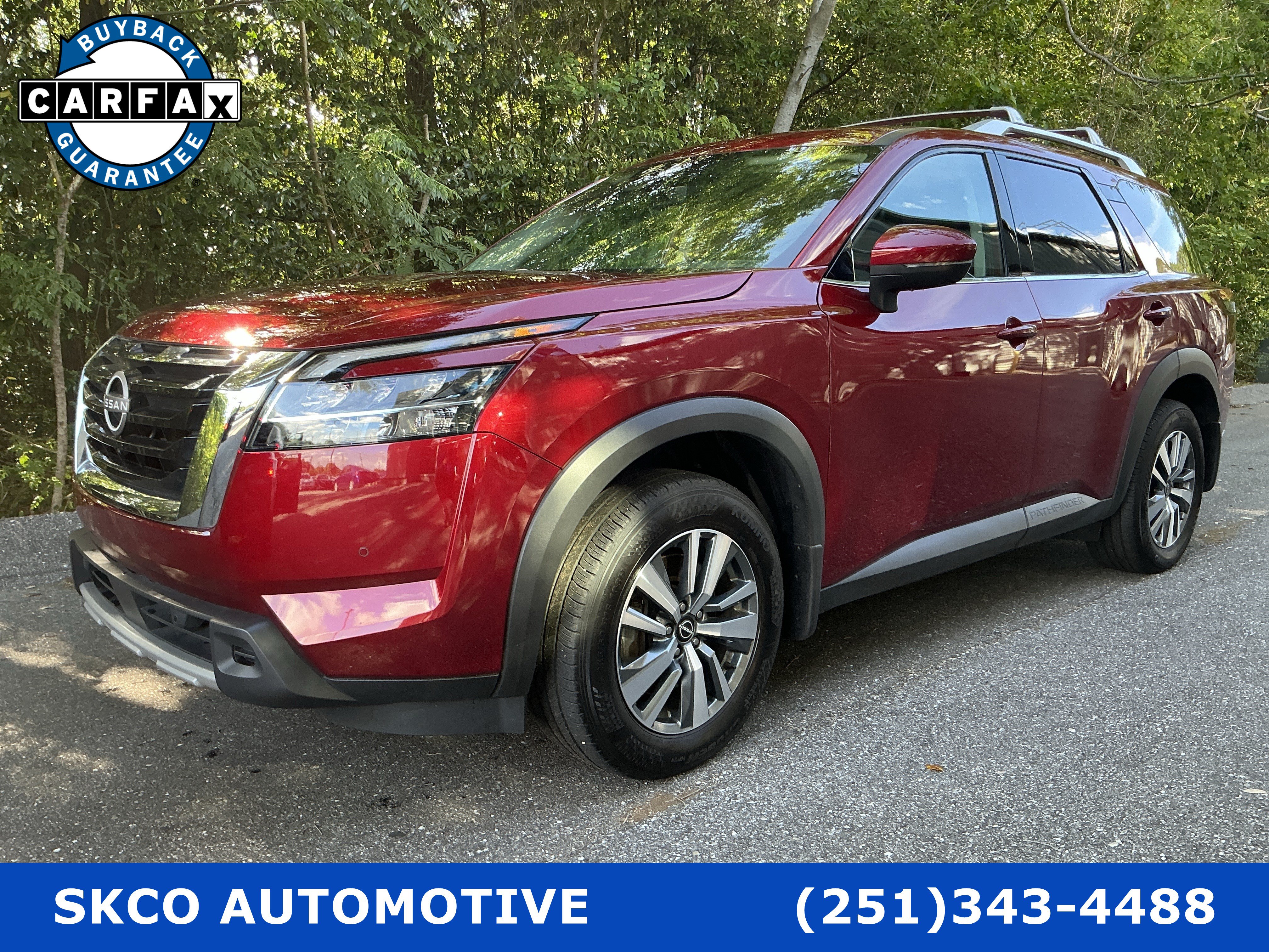 Used 2024 Nissan Pathfinder SL FWD image 1
