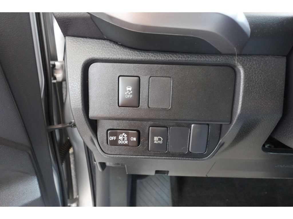 Certified 2022 Toyota Tacoma SR5 w/ Technology Package AWD/4WD image 13