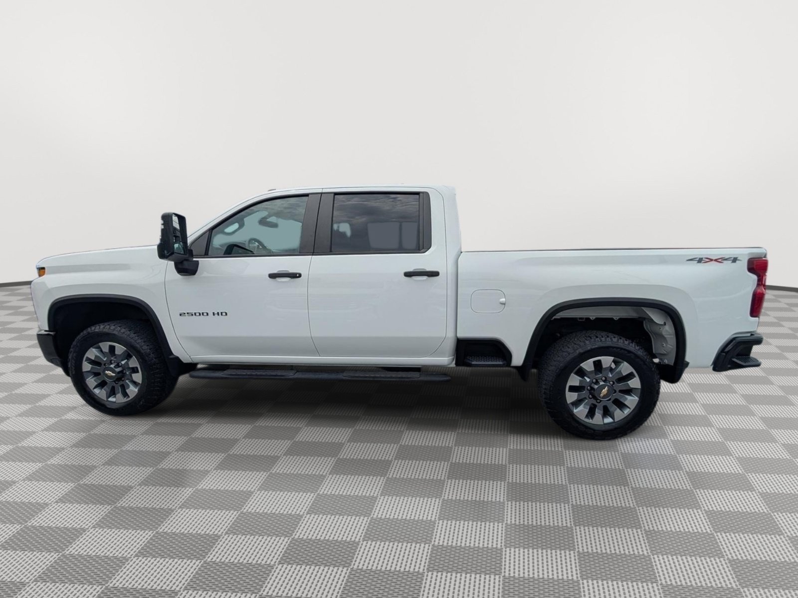 Used 2022 Chevrolet Silverado 2500 Custom w/ Custom Value Package AWD/4WD image 2