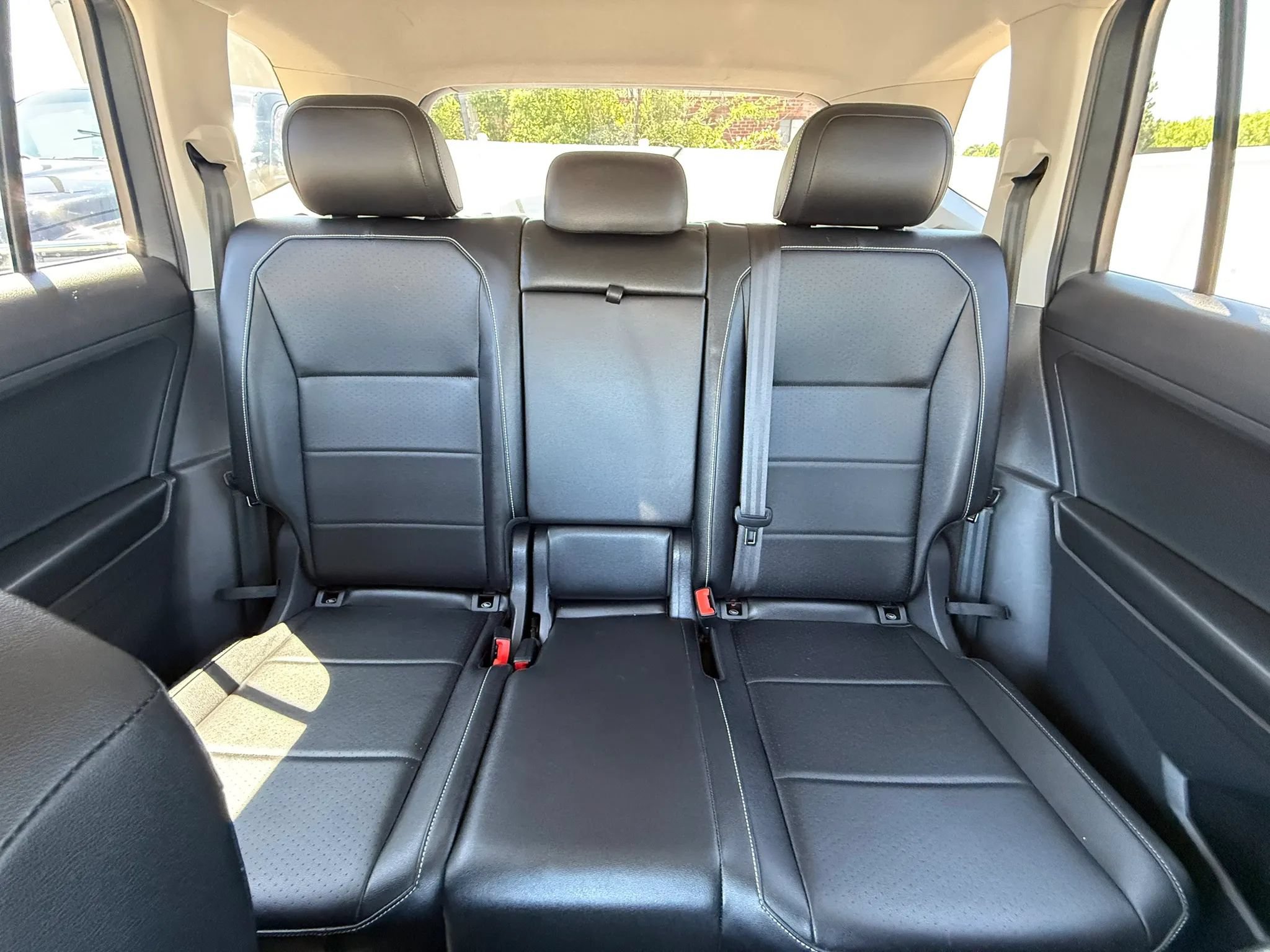 Used 2021 Volkswagen Tiguan SE R-Line AWD/4WD image 43