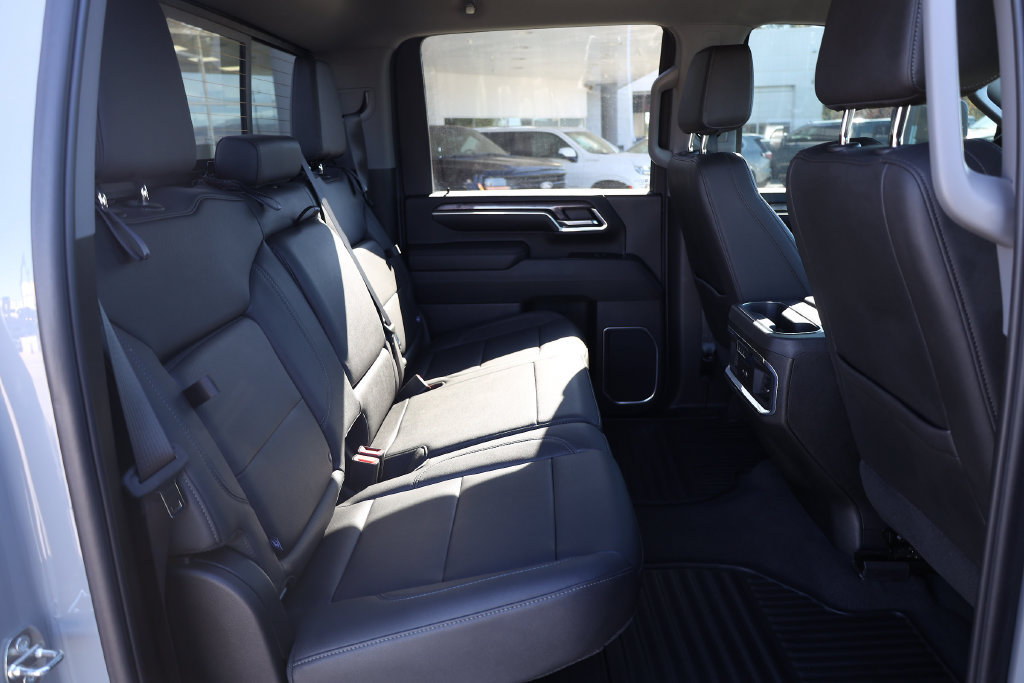 Used 2024 Chevrolet Silverado 3500 LTZ w/ LTZ Plus Package AWD/4WD image 18