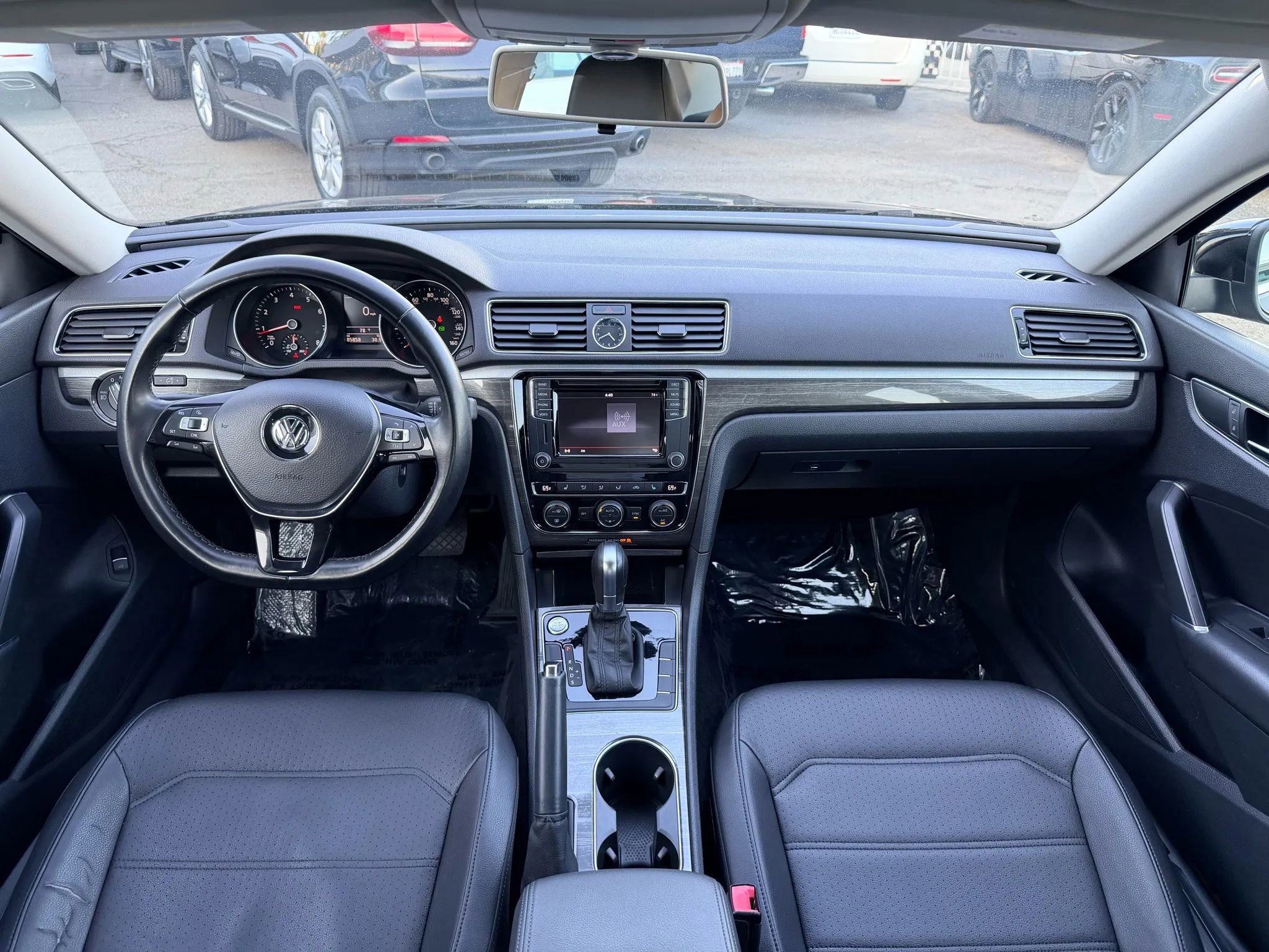 Used 2017 Volkswagen Passat 1.8T SE w/ SE Lighting Package image 11