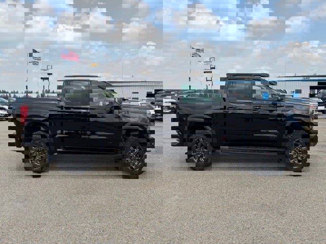 Used 2024 GMC Sierra 1500 AT4X image 8