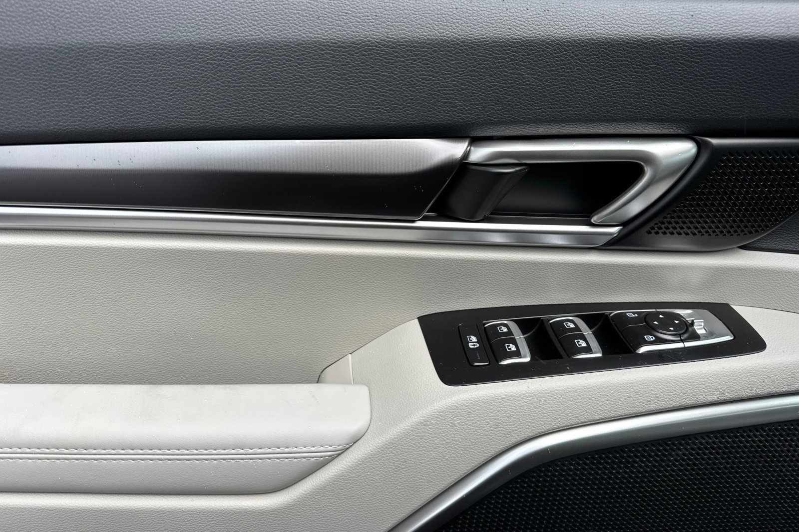 New 2025 Kia Telluride S image 7