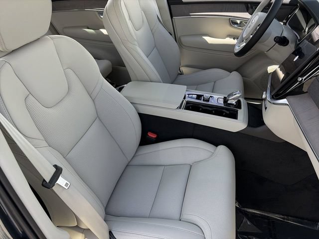 New 2026 Volvo XC90 T8 Ultra w/ Protection Package AWD/4WD image 12