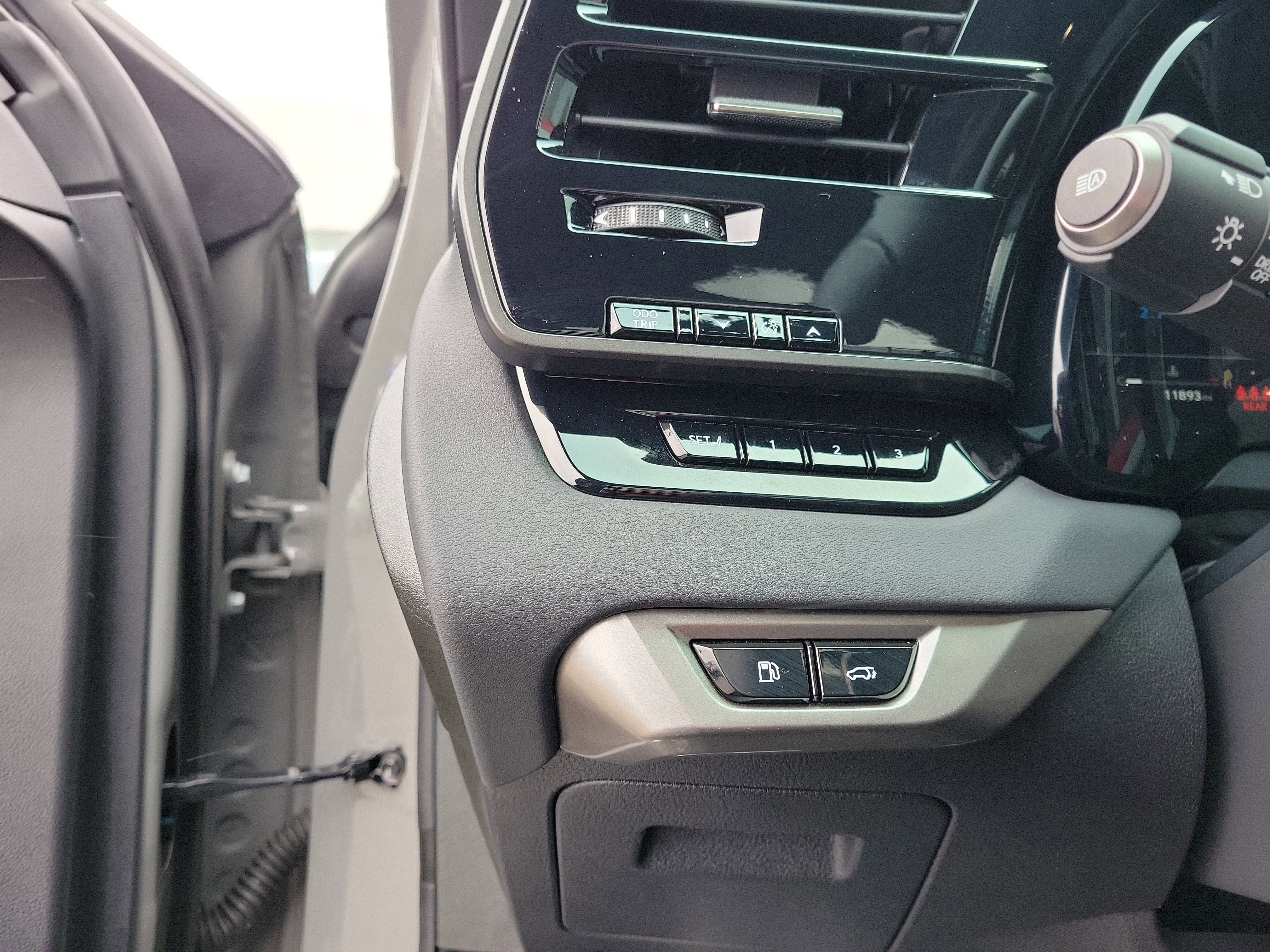 Used 2025 Lexus RX 500h F Sport image 20