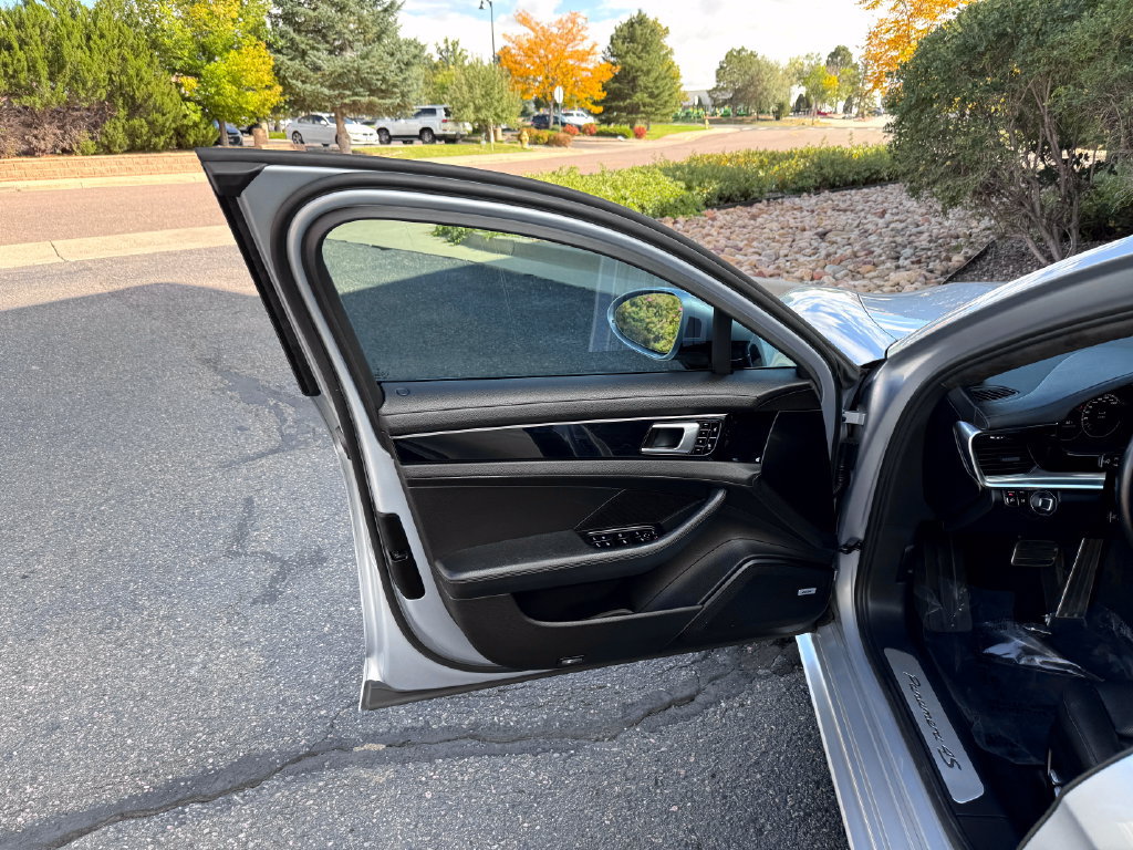 Used 2018 Porsche Panamera 4S AWD/4WD image 15