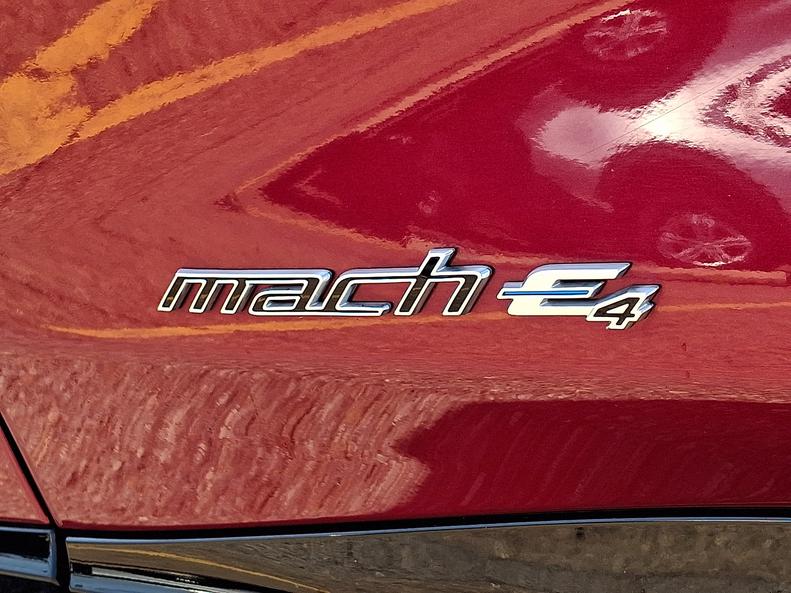 Used 2025 Ford Mustang Mach-E Premium w/ Sport Appearance Package AWD/4WD image 32